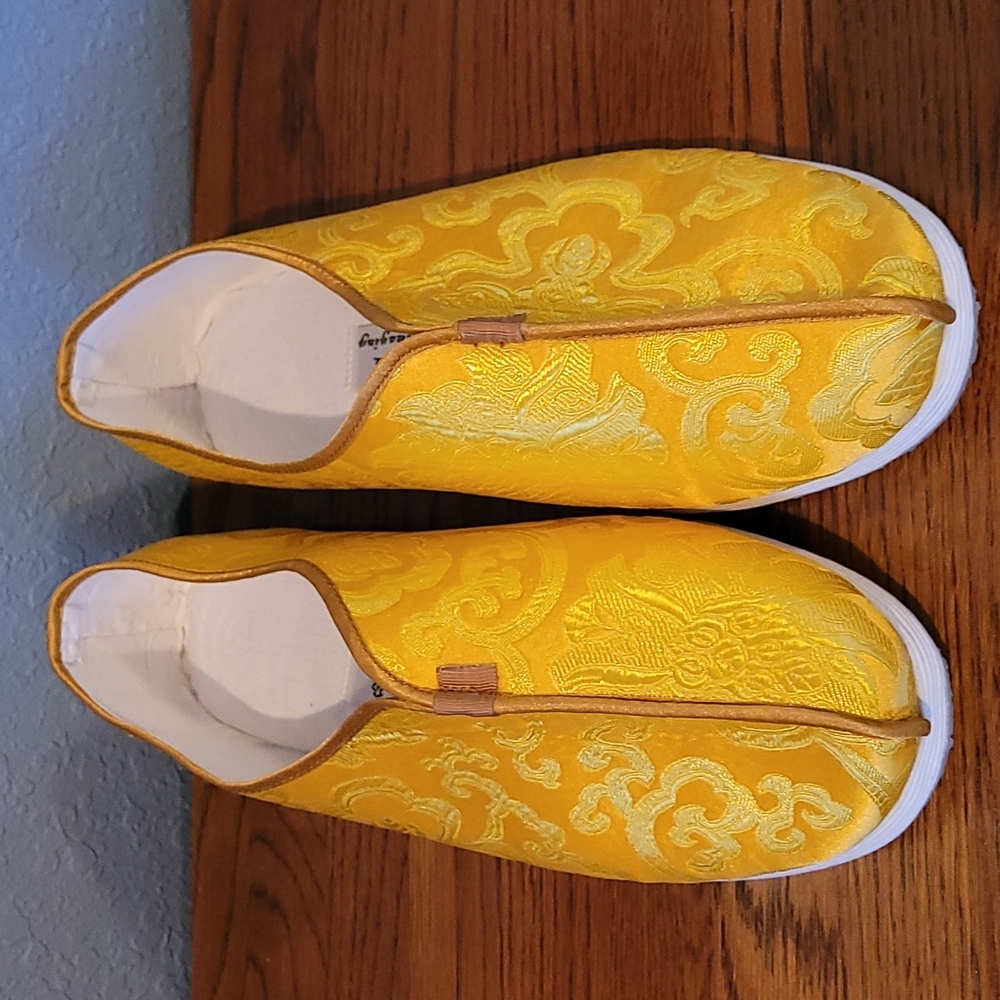 Jinghuaying martial arts slippers 10 3/4" sole EU size 43 M10 W11 NWOB